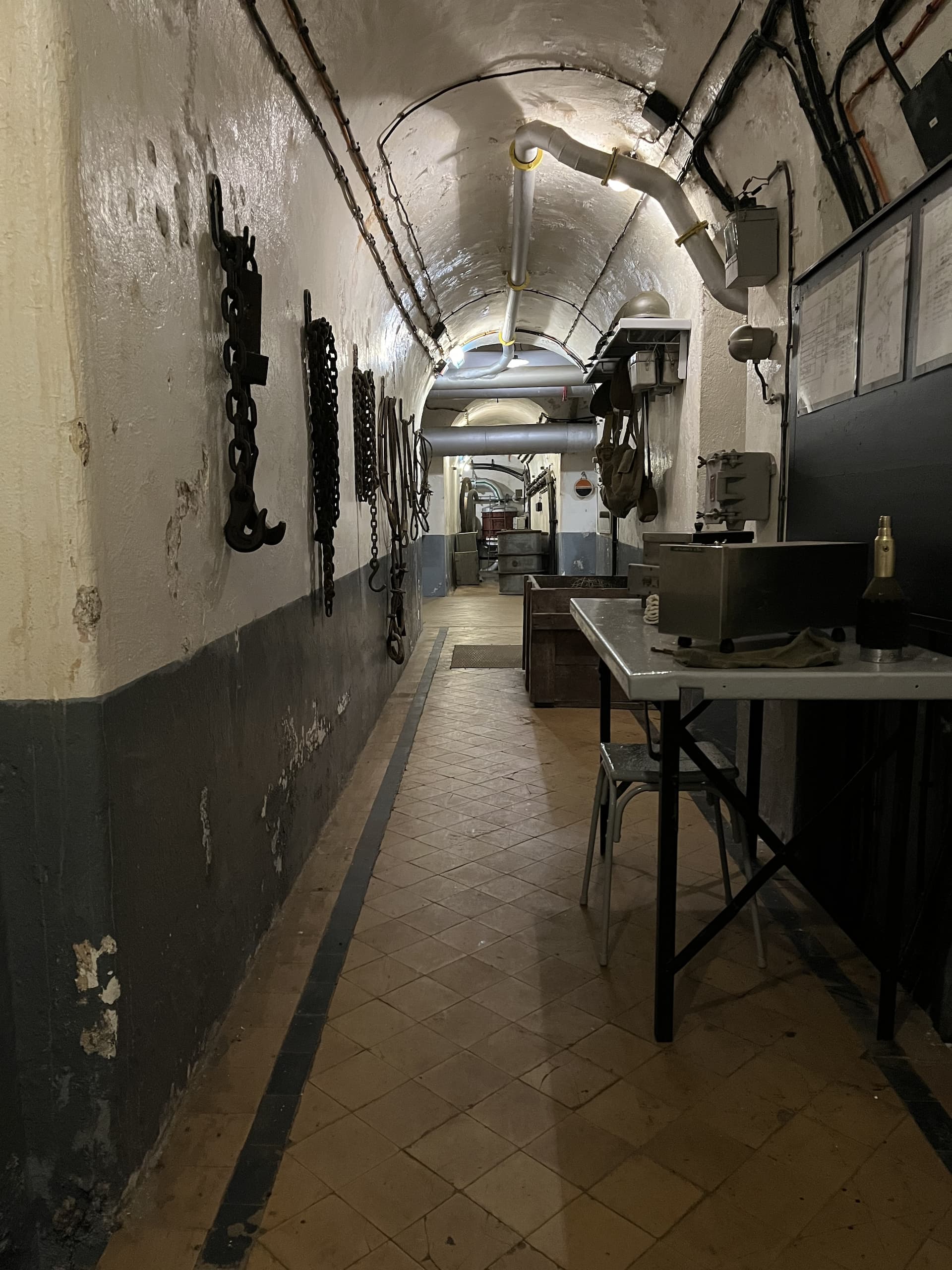Gang im Bunker