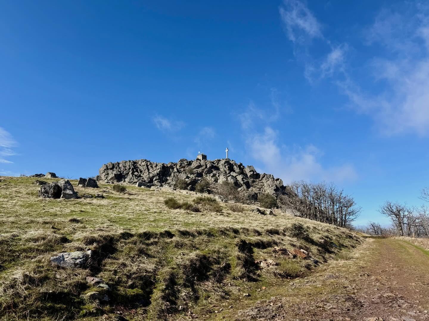 Enge Dorfstraße in der Sierra de Francia